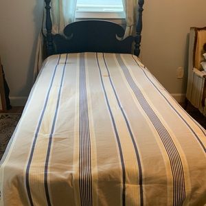 Nautica twin Reversible comforter